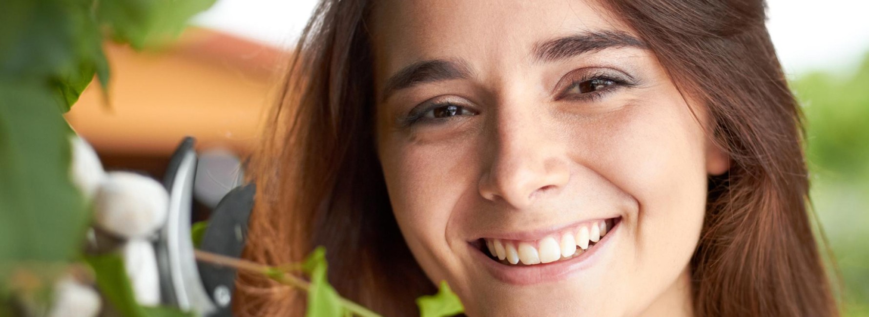 Tooth extraction followed by dental implant placement process for replacing damaged or decayed tooth