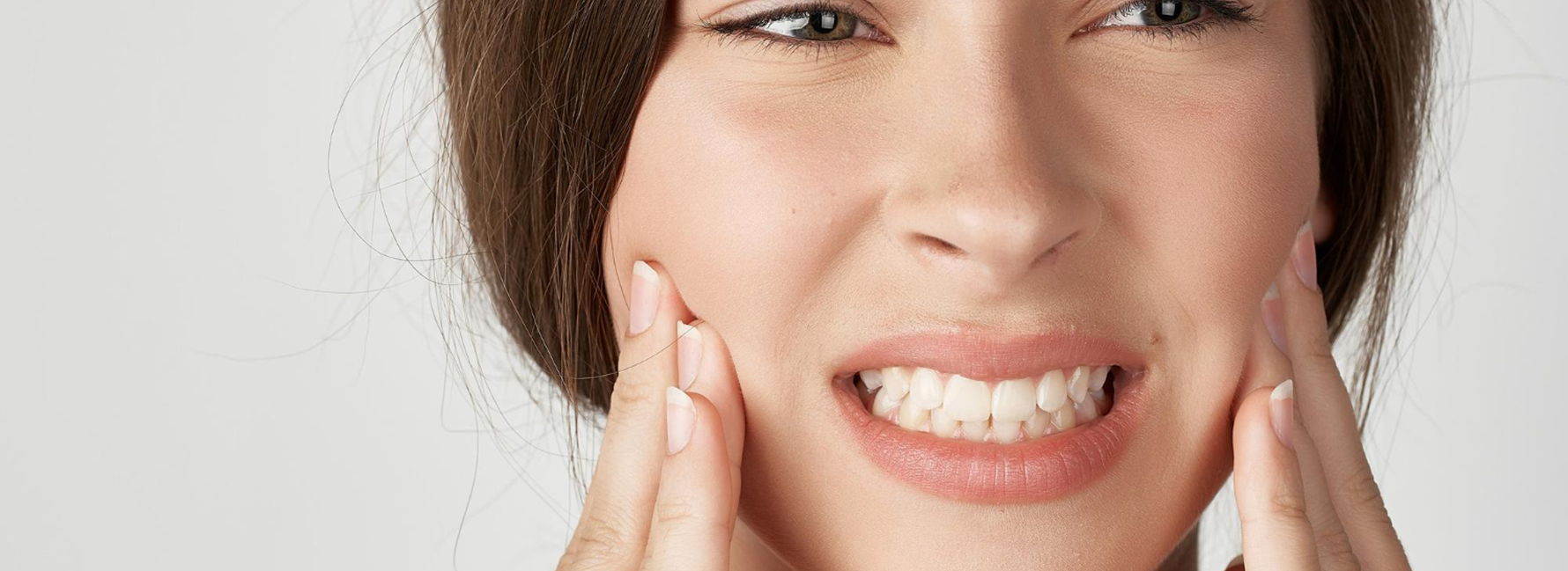 Illustration of teeth grinding during sleep causing worn teeth, jaw pain and dental damage